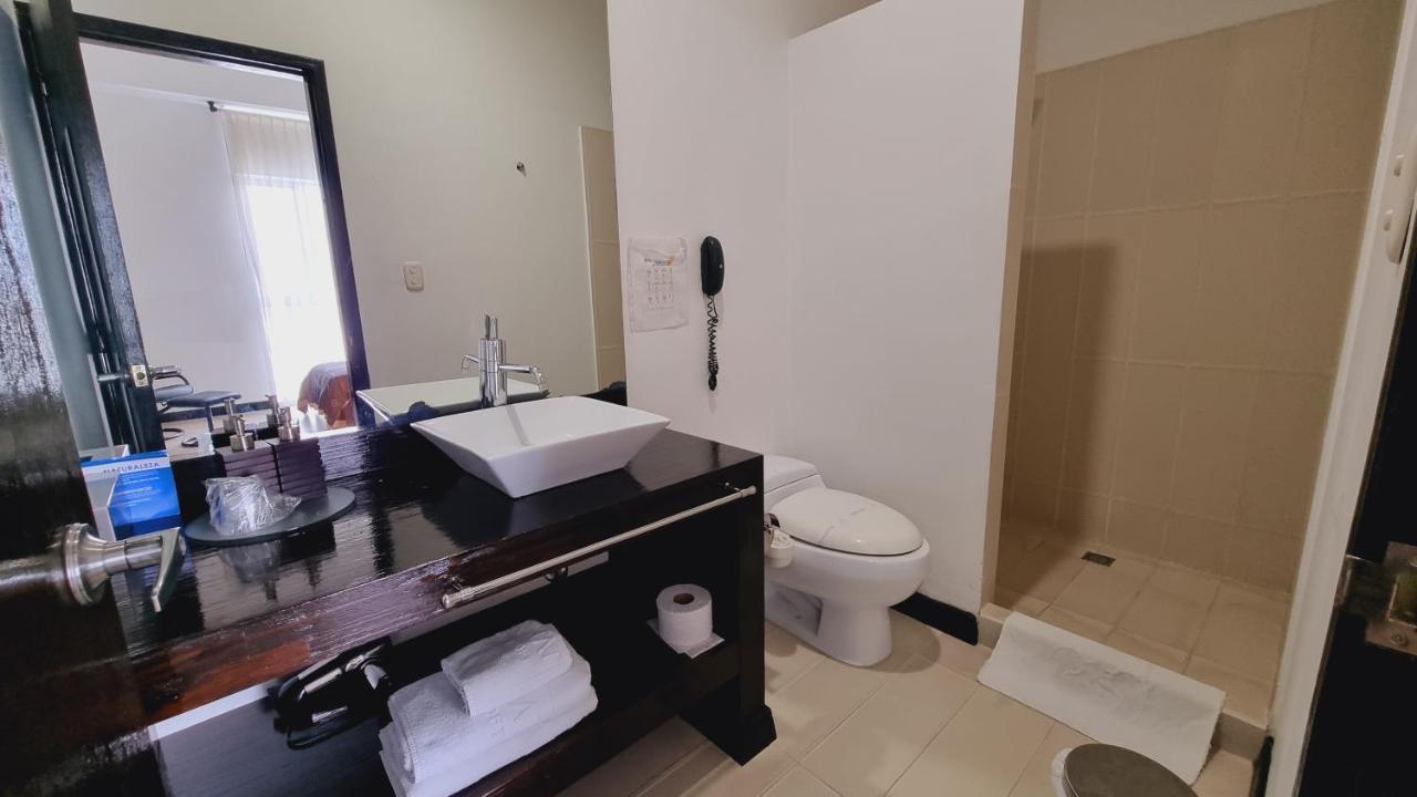 Habitat Suites Hotel Перейра Экстерьер фото
